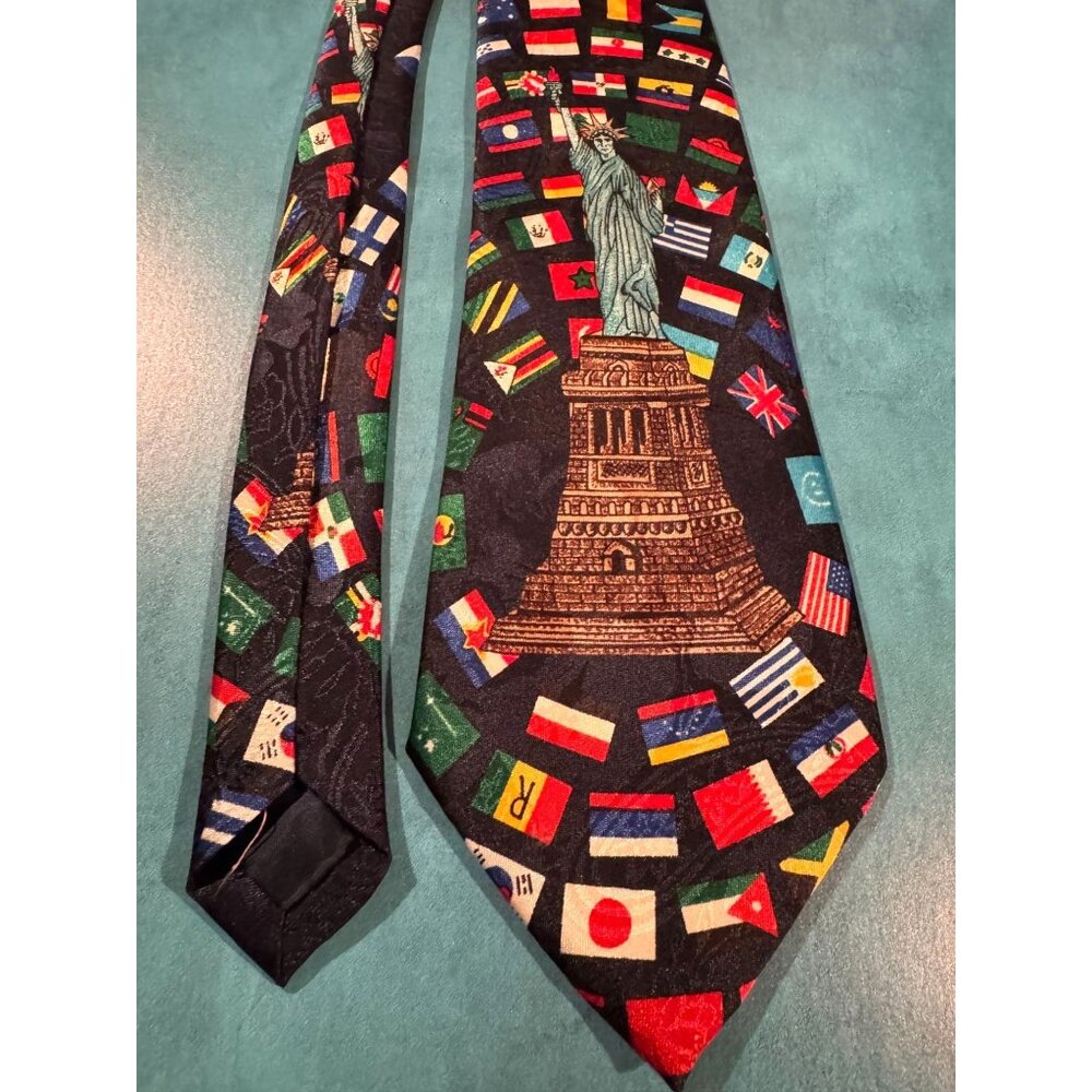 Renaissance Handmade Tie‎ – Statue of Liberty & World Flags – 100% Polyester